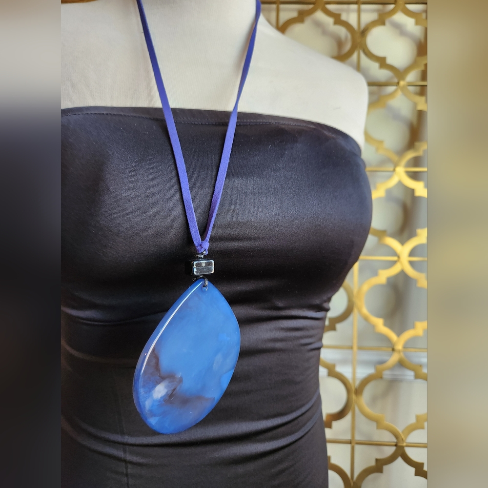 ✨️New to the Boutique! Adjustable Blue and Black Necklace -Double-si…